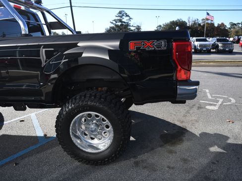 Used 2022 Ford F350 XLT w/ XLT Value Package image 8