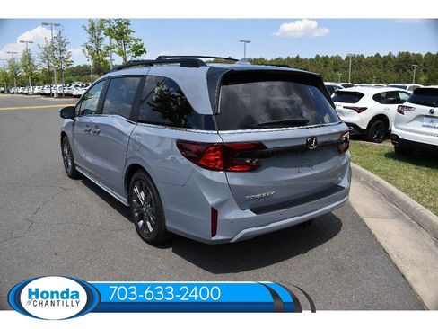 New 2026 Honda Odyssey Touring image 5