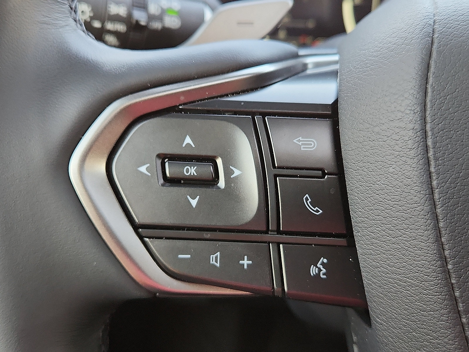 Used 2025 Lexus GX 550 w/ Accessory Package (2T) AWD/4WD image 15