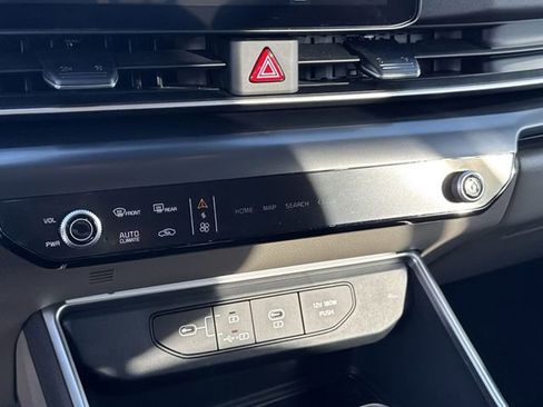Used 2026 Kia Carnival image 21