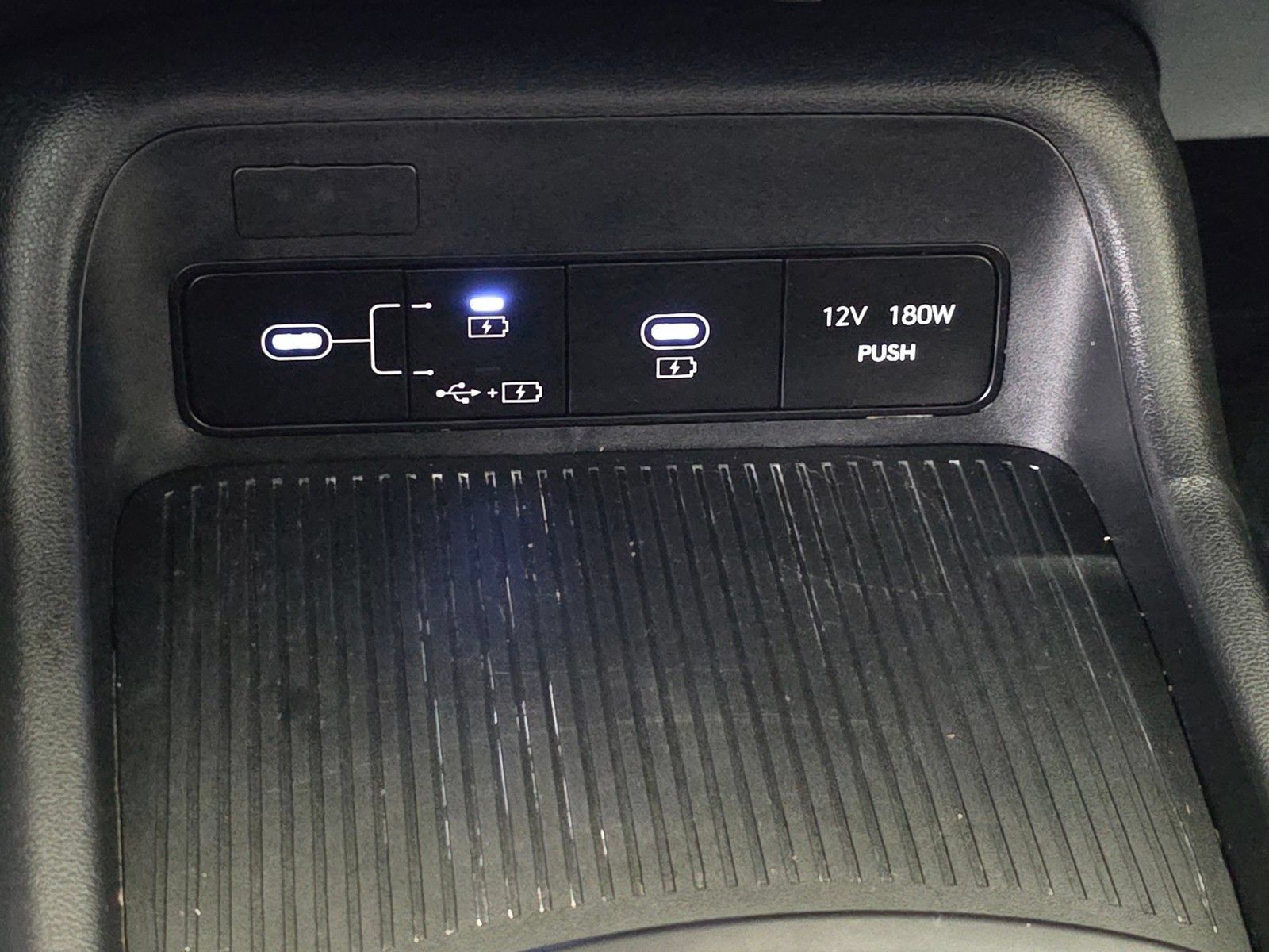 Used 2024 Hyundai Kona SE AWD/4WD image 28