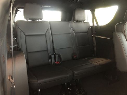 Certified 2024 Chevrolet Suburban High Country image 18