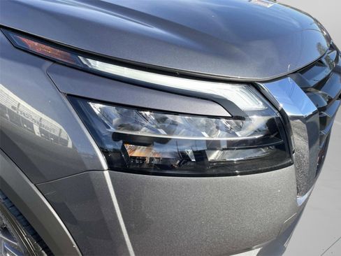 New 2025 Nissan Pathfinder SV image 27