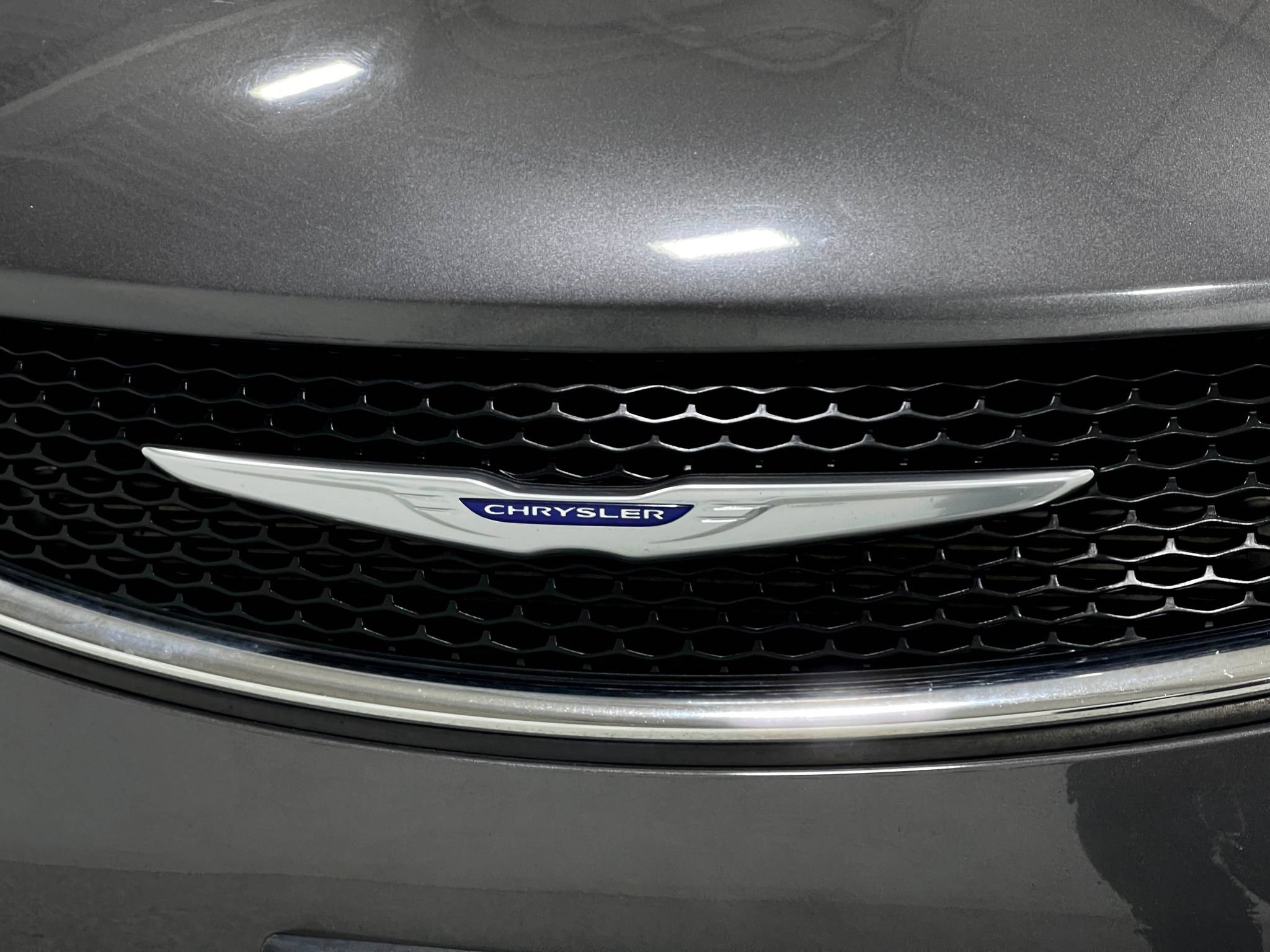 Used 2020 Chrysler Pacifica Limited FWD image 39