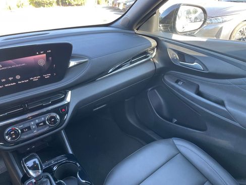 Used 2025 Buick Envista Sport Touring image 34