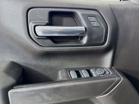 Used 2019 Chevrolet Silverado 1500 Custom w/ Custom Value Package image 15