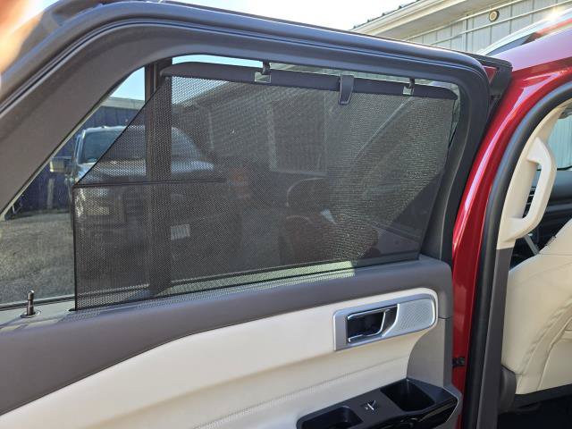 Used 2022 Ford Explorer Platinum w/ Equipment Group 601A AWD/4WD image 30