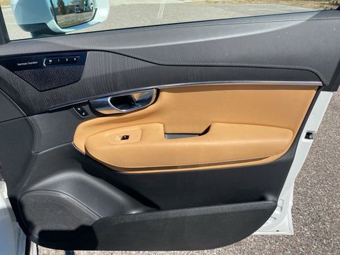 Used 2024 Volvo XC90 T8 Ultimate w/ Lounge Package image 17