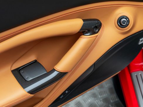 Certified 2022 Ferrari F8 Tributo image 13