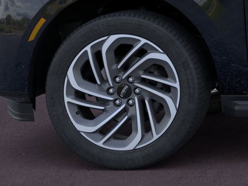 New 2026 Lincoln Navigator L Premier AWD/4WD image 19