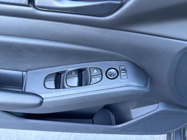 Used 2025 Nissan Altima 2.5 S FWD image 11
