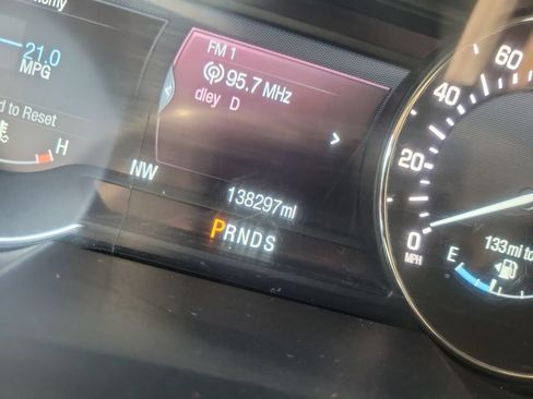 Used 2016 Lincoln MKX Reserve w/ Technology Package FWD image 22