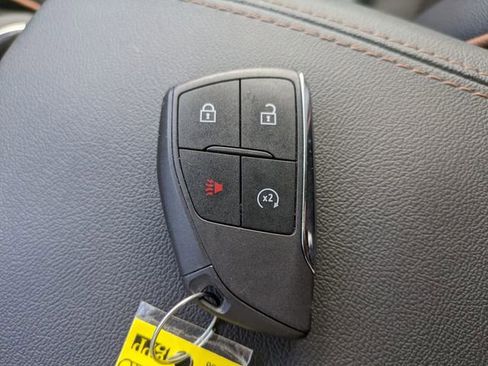 Used 2025 GMC Canyon AT4 w/ Technology Plus Package image 32