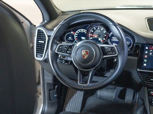 Certified 2023 Porsche Cayenne AWD/4WD image 24