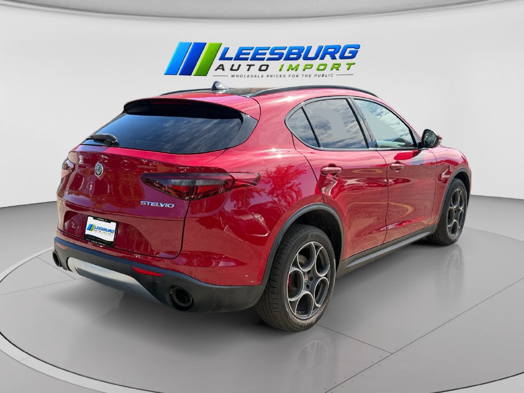 Used 2018 Alfa Romeo Stelvio Sport w/ Quick Order Package 22J Sport AWD/4WD image 5