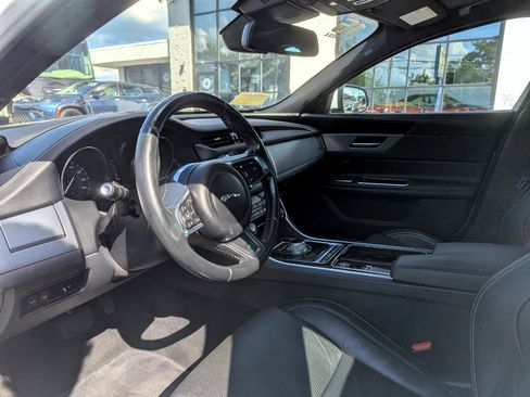 Used 2016 Jaguar XF R-Sport image 15