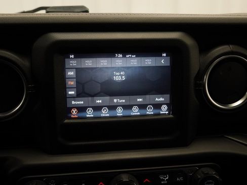 Used 2019 Jeep Wrangler Unlimited Sahara w/ Cold Weather Group image 34