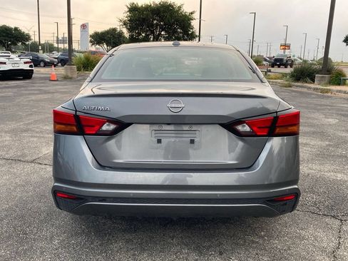 Used 2025 Nissan Altima 2.5 SV FWD image 5