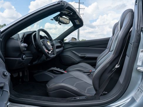 Used 2019 Ferrari 488 Spider RWD image 35
