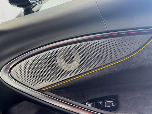 Used 2025 McLaren Artura Spider image 17