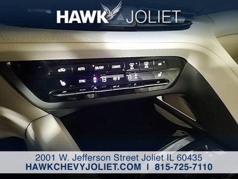 Used 2022 Buick Envision Avenir w/ Technology Package II FWD image 19