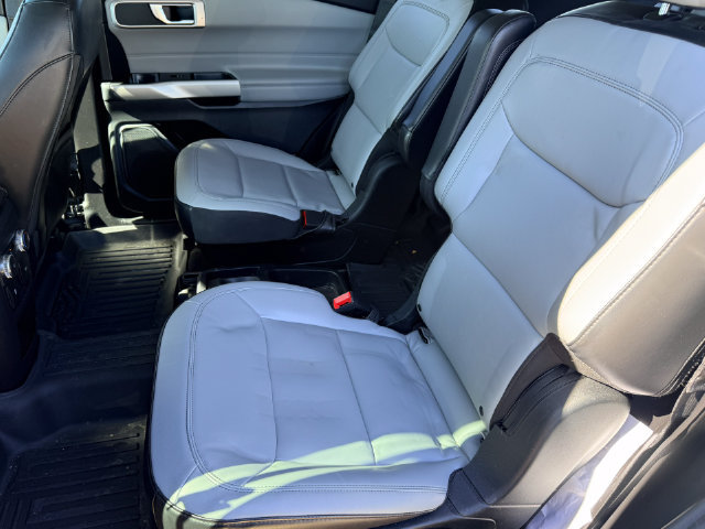 Used 2021 Ford Explorer XLT w/ Equipment Group 202A RWD image 26