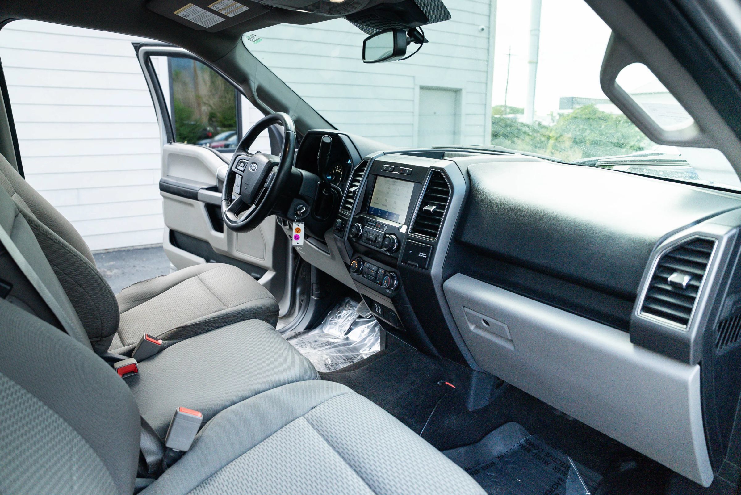 Used 2020 Ford F150 XLT w/ Equipment Group 302A Luxury AWD/4WD image 19