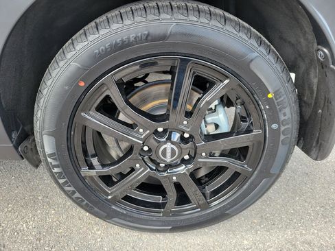 Certified 2023 Nissan Kicks SR FWD image 28