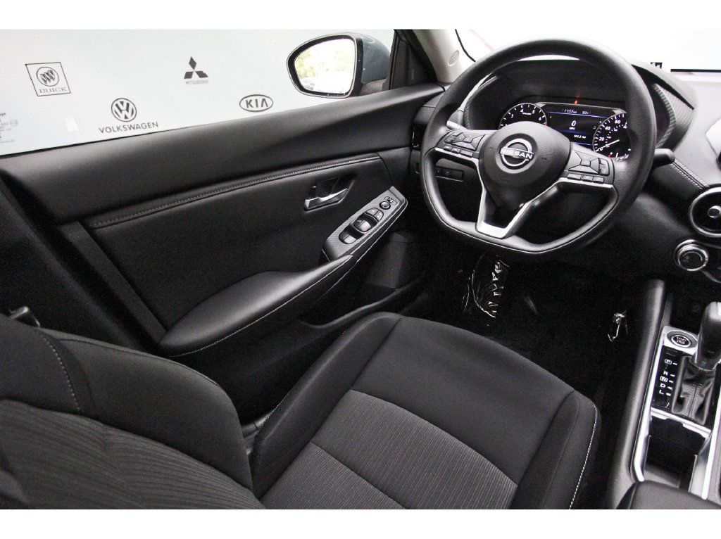 Used 2025 Nissan Sentra SV FWD image 6