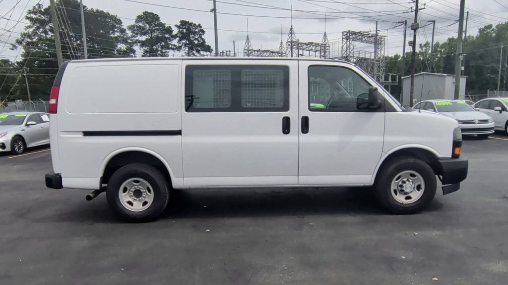 Used 2018 Chevrolet Express 2500 w/ Driver Convenience Package RWD image 9