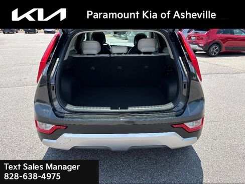 New 2025 Kia Niro EX image 29