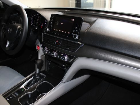 Used 2019 Honda Accord LX image 30