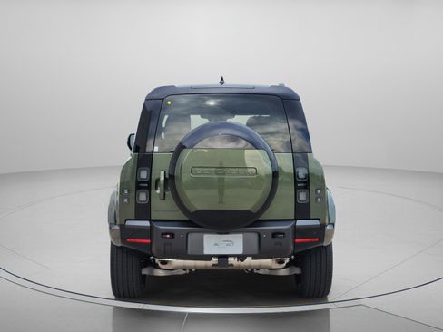 New 2026 Land Rover Defender 110 X-Dynamic SE AWD/4WD image 4