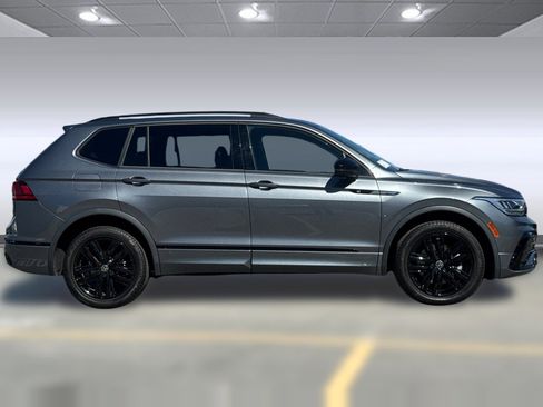Used 2022 Volkswagen Tiguan SE R-Line image 7
