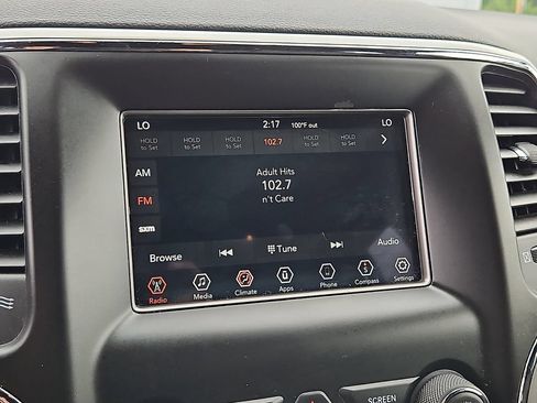Certified 2020 Jeep Grand Cherokee Laredo AWD/4WD image 17
