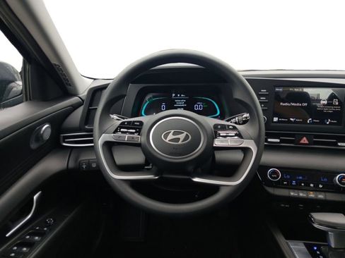 New 2026 Hyundai Elantra Hybrid FWD image 12