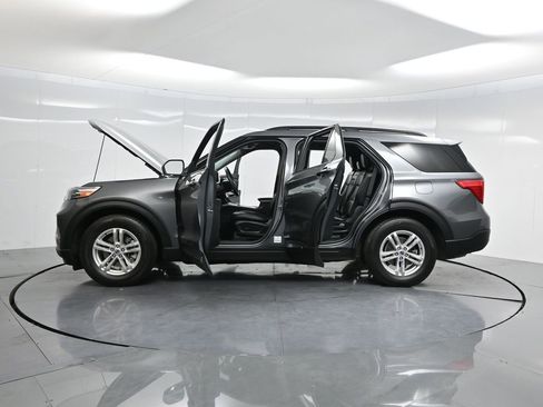 Used 2022 Ford Explorer XLT w/ Equipment Group 202A image 44