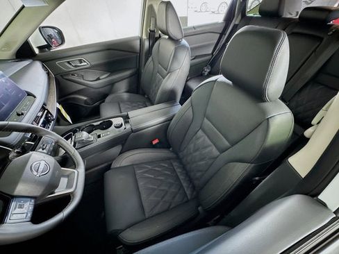 New 2026 Nissan Rogue Platinum image 23