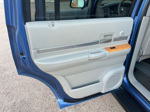 Used 2007 Chrysler Aspen Limited image 18