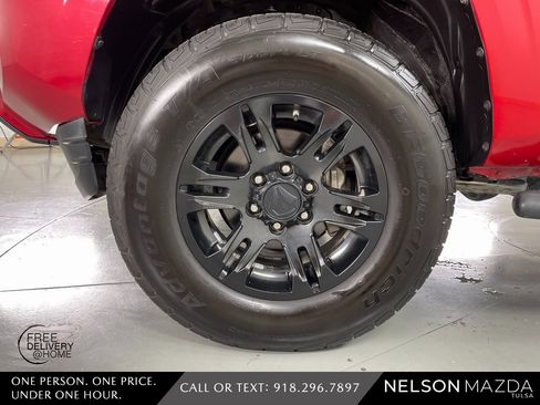 Used 2019 Toyota Tacoma SR image 11