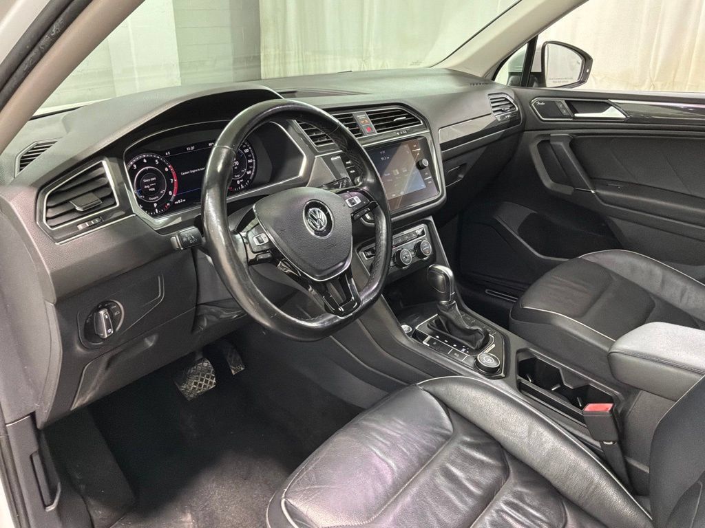 Used 2018 Volkswagen Tiguan SEL Premium AWD/4WD image 17