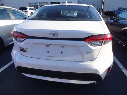Used 2021 Toyota Corolla LE image 5
