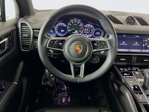 Used 2023 Porsche Cayenne AWD/4WD image 11