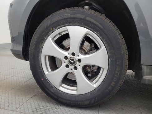 Used 2017 Mercedes-Benz GLS 450 4MATIC w/ Premium Package image 31