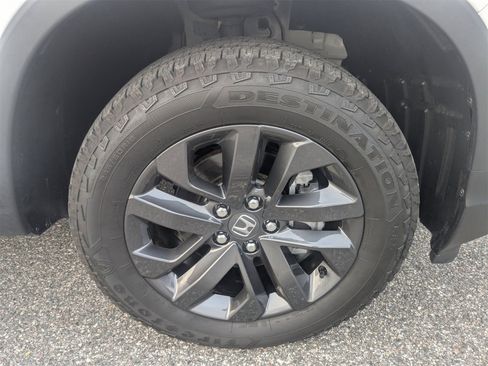 Used 2024 Honda Ridgeline Sport image 11