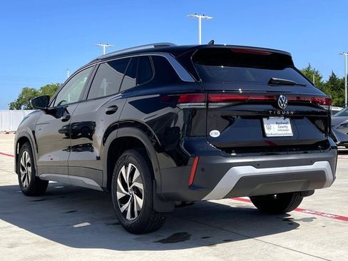New 2025 Volkswagen Tiguan S image 5