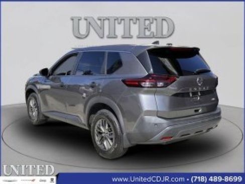 Used 2021 Nissan Rogue S image 6