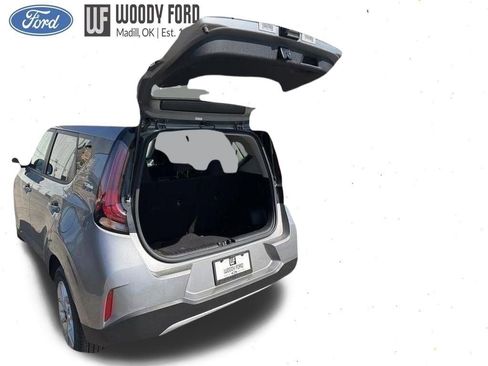 Used 2025 Kia Soul LX w/ LX Technology Package FWD image 36