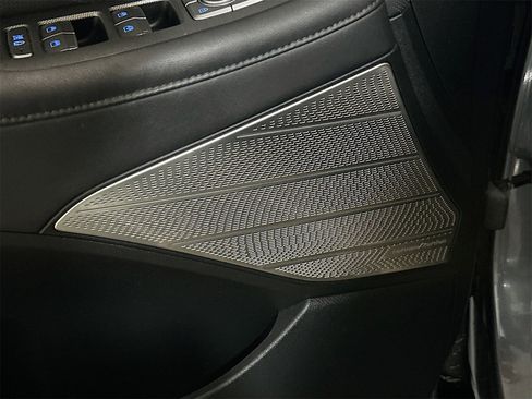 Used 2022 Hyundai Palisade Calligraphy w/ Winter Package image 19