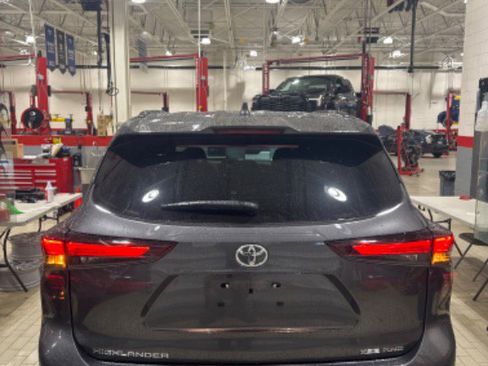 Certified 2025 Toyota Highlander XSE image 43